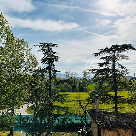 Bed & Breakfast La Rondinella Cerasolo ภายนอก รูปภาพ
