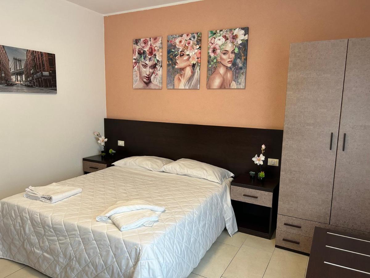 Bed & Breakfast La Rondinella Cerasolo ภายนอก รูปภาพ