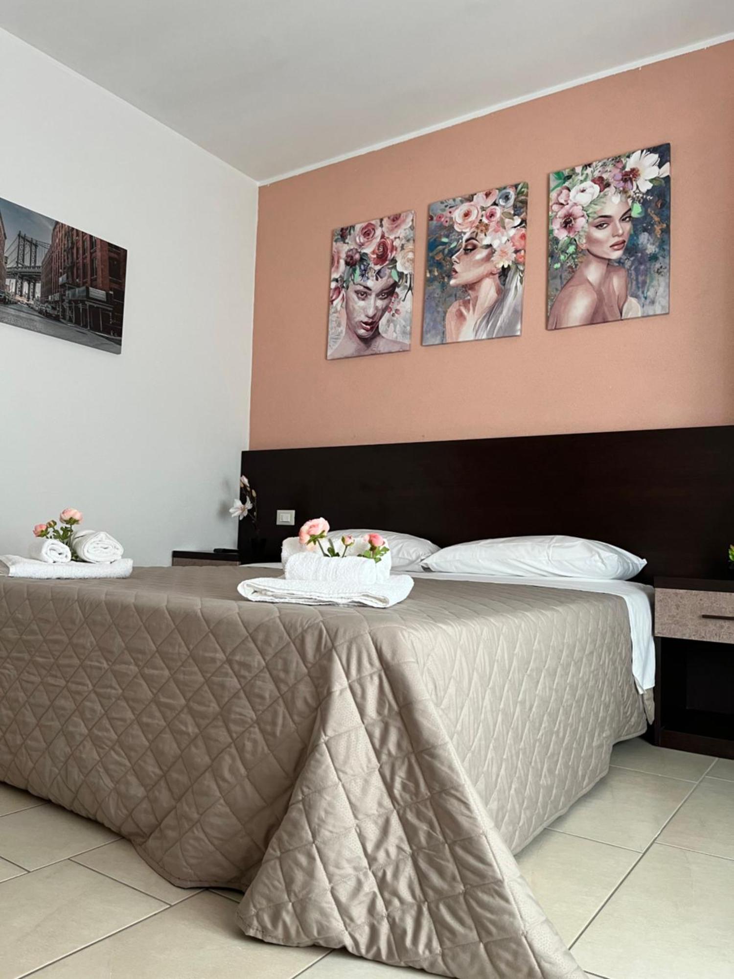 Bed & Breakfast La Rondinella Cerasolo ภายนอก รูปภาพ